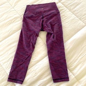 Excellent condition LULULEMON SIZE 4 Multicolor crop!